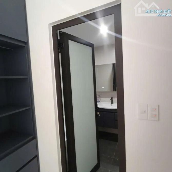 Hiếm nhà đẹp 5 tầng mặt phố Bà Triệu, 64m2, MT 4.6m, thang máy, kinh doanh tốt, giá 28.5 - 2