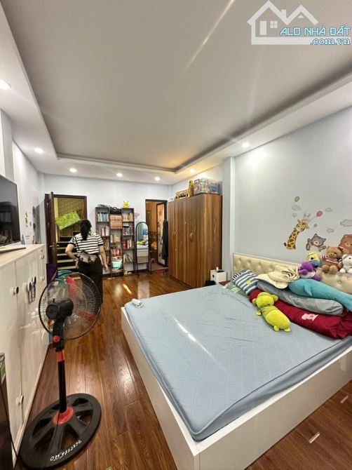 BÁN NHÀ NGUYỄN KHUYẾN – NGÕ NÔNG – GẦN Ô TÔ – 36m2 - 5 tầng - 6.3 TỶ - 2