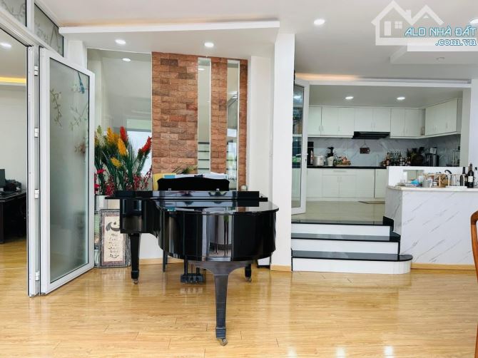 BÁN NHÀ 3 TẦNG - HẺM XE HƠI KD HOÀNG HOA THÁM - BÌNH THẠNH  - 10M × 18M -  23 TỶ - 2