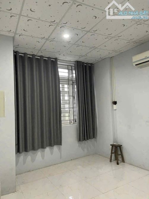 Nhà 1 trệt 1 lầu mặt tiền Nhựa Ấp 10 Lương Hoà Bến Lức Long An giá 2tỷ - 2