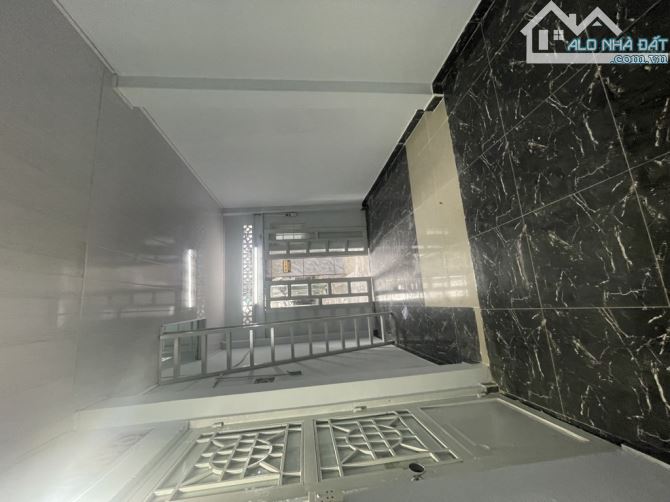 Bán nhà hẻm 5M,40m2,sẵn dòng tiền,khu hiện hữu không quy hoạch,đường Lâm Văn Bền - 2