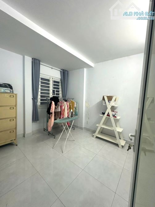 LÂM VĂN BỀN, 40M2,CHỈ 4,2 TỈ,  NHÀ ĐẸP 3 TẦNG, HẺM ÔTÔ, GẦN  LOTTE. TẶNG NỘI THẤT - 2