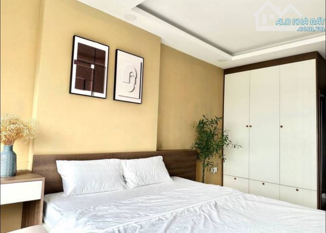 SẬP HẦM TOÀ CĂN HỘ RẺ NHẤT ĐƯỜNG PHAN TỨ 125M2 NGANG 7,2M - DÒNG TIỀN 100 TRIỆU/ THÁNG. - 2