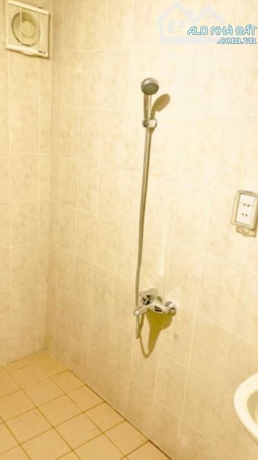 🏠 BÁN NHÀ NGUYỄN THIỆN THUẬT, P.2, Q.3 - HẺM 8M, Ô TÔ ĐẬU TRƯỚC NHÀ - CHỈ 8.X TỶ. - 2
