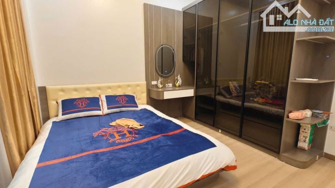 BÁN NHÀ ĐẸP THÁI HÀ, ĐỐNG ĐA - 45M² x 5T THANG MÁY - GARA Ô TÔ - Ở NGAY - GIÁ 16.8 TỶ - 2