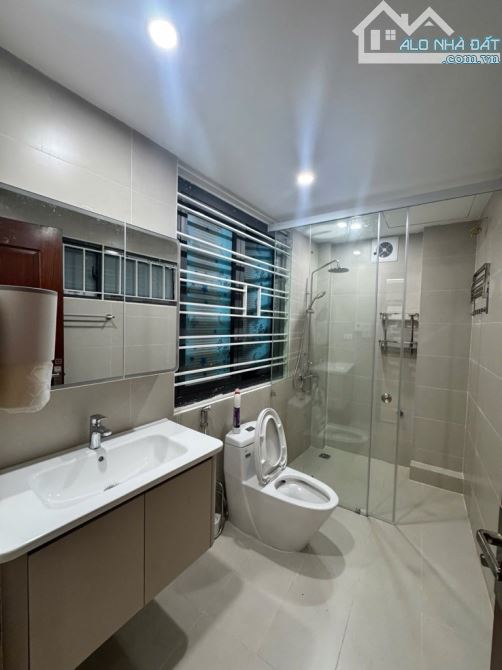 BÁN NHÀ SIÊU PHẨM NGUYỄN AN NINH 65M x 5 TẦNG THANG MÁY – Ô TÔ VÀO NHÀ – CHỈ HƠN 13 TỶ - 2