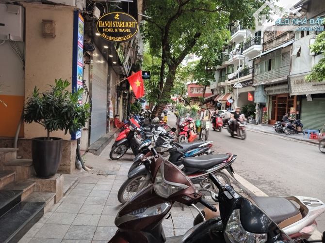 Bán nhà mặt phố Hàng Gà DT 493m2 -  MT 16.5m - Giá 210 tỷ - SIÊU VIP - DIỆN TÍCH LỚN - 3
