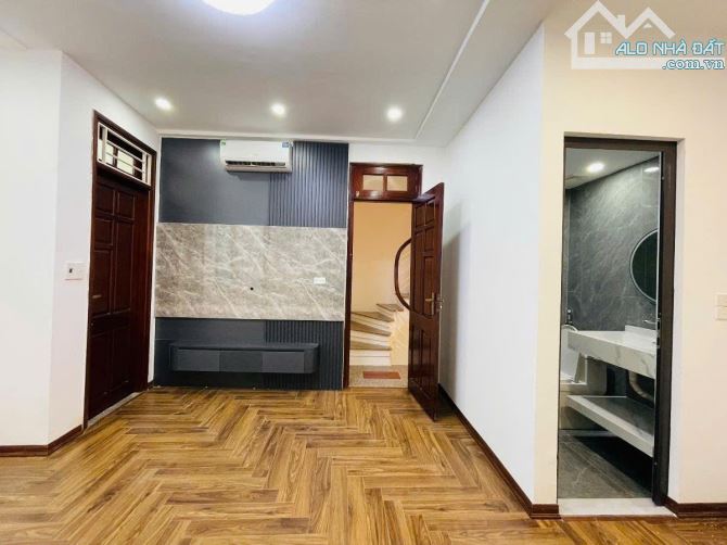 BÁN NHÀ LÔ GÓC YÊN HOÀ - CẦU GIẤY - FULL NỘI THẤT - 30M2 - 5 TẦNG - MT4M - 7.7TỶ - 3