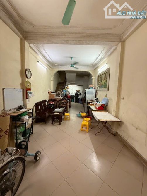 BÁN NHÀ PHỐ LÝ NAM ĐẾ - KHU QUÂN ĐỘI - 51M2 X 5 TẦNG - 3 BƯỚC RA PHỐ - SỔ VUÔNG PHÂN LÔ - 3