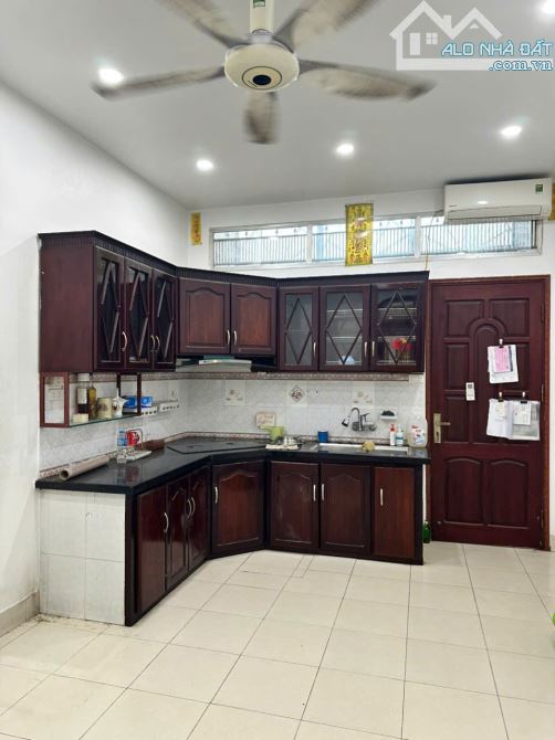 Cho thuê nhà nguyên căn ô tô  tại ngõ 192 Lê Trọng Tấn, 50m² x 5 tầng, 6 PN, 20 Triệu - 3