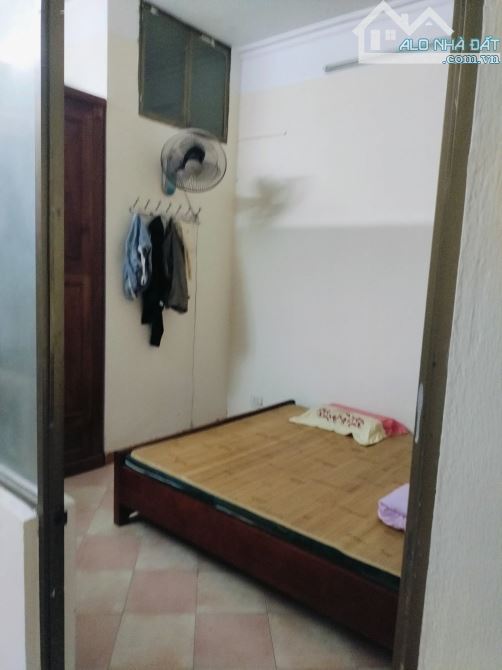 Cho thuê căn hộ Tập thể tầng 3 Nguyễn Trãi 75m2, 2PN, 1 wc 7 Triệu - 3