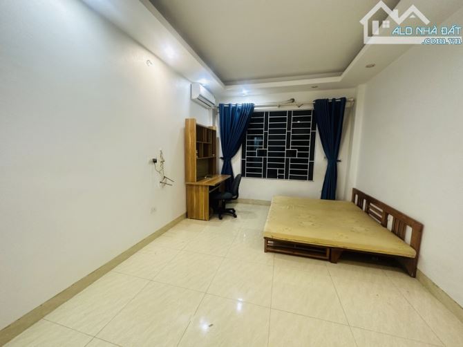 BÁN GẤP: Đặng Vũ Hỷ - Việt Hưng 35m 5Tầng mới chỉ nhỉnh 5 tỷ - 3