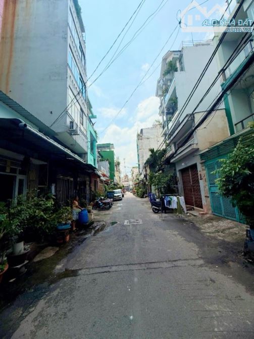 BÁN CHDV 5 TẦNG HẺM 238 LÊ VĂN QUỚI, NỘI THẤT SẴN 12 PHÒNG GIÁ 7,8 TỶ TL - 3