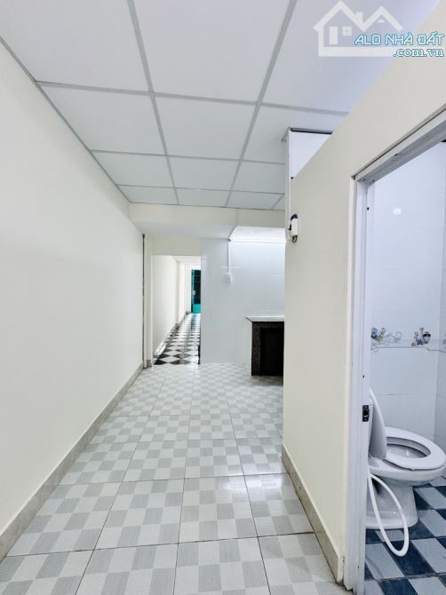 BÁN NHÀ ÔTÔ ĐỔ CỬA - 2 TẦNG - 46M2 - CHỢ XÓM MỚI GÒ VẤP - 4.15 TỶ - 3