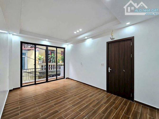 Bán nhà 4 tầng xây mới phố miếu hai xã - 3
