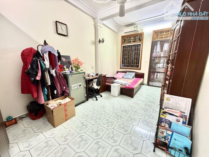 Bán nhà phân lô Giảng Võ – 53m² – 2 mặt thoáng– Ô tô đỗ cửa – Giá 13.6 tỷ - 3