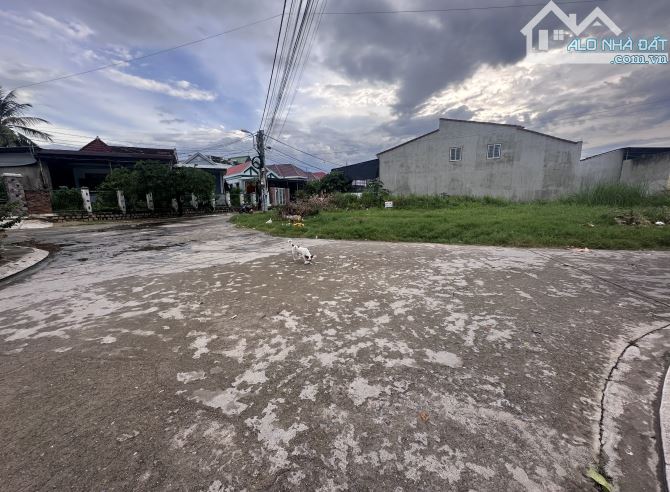 BÁN LÔ GÓC TT DIÊN KHÁNH - HẠ TẦNG ĐẦY ĐỦ - XÂY DỰNG TỰ DO. Giá 15,5tr/m2 - 6