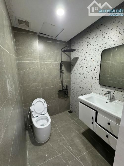 Bán nhà ô tô tránh, kinh doanh Khúc Thừa Dụ, Cầu Giấy 6 tầng chào 15,8 tỷ - 3