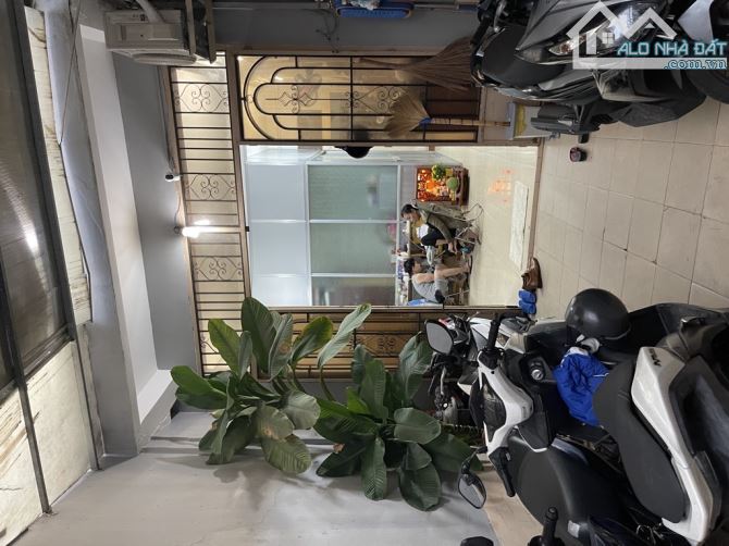 LÊ QUANG ĐỊNH HẺM XE HƠI 61m2 NGANG 4 NHÀ 2 TẦNG BTCT  NHỈNH 6 T . Y TL CHÍNH CHỦ - 3
