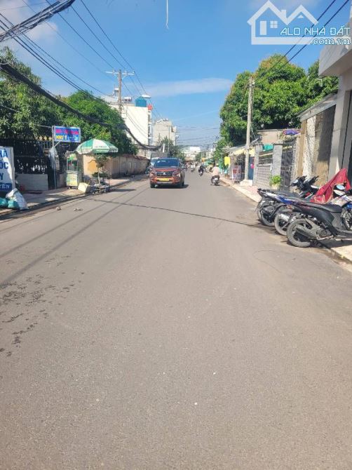 RA GẤP LÔ ĐẤT MẶT TIỀN, NGANG HIẾM GẦN 7m; NGAY CHỢ HIỆP BÌNH; 82m2 NHỈNH 4 TỶ. - 3