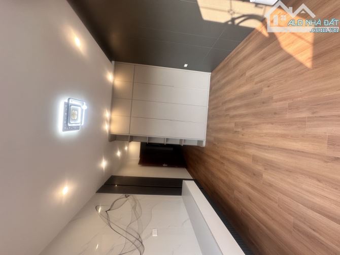 Nhà Đẹp Thạch Bàn/ 16.5 Tỷ/78/82 M2 nhà 6 Tầng/ Ô tô chánh - 3