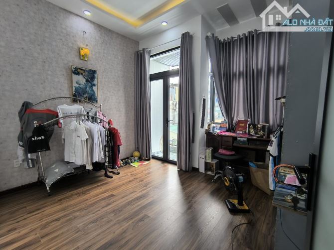 NHÀ ĐẸP LUNG LINH GẦN EMART, Quang trung - Gò Vấp - 5 tầng - 3PN,4WC - DT 60m2 - 3