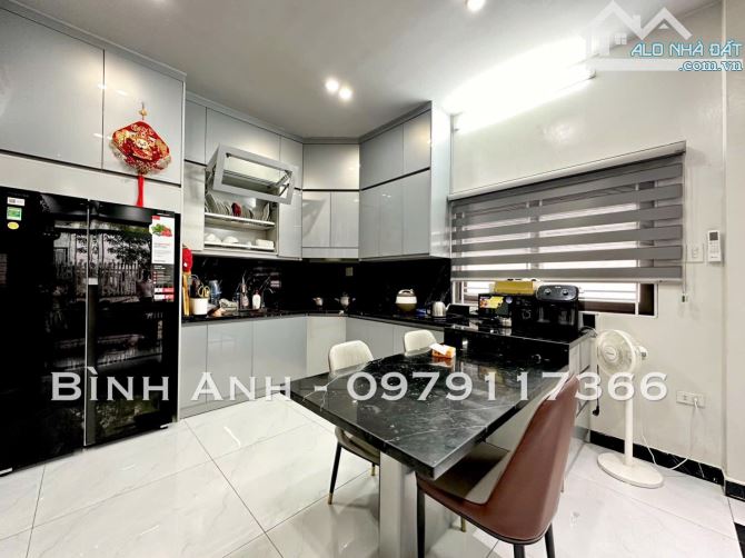 Nhà đẹp tâm huyết ngay sau mặt đường Chợ Hàng - Hồ Sen - FULL nội thất - 3