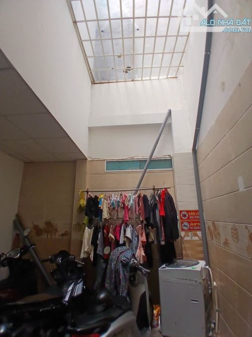 HOT - Nhà 2 Tầng - 100M2 - Dòng Tiền 20Triệu/1Tháng - Hẻm OTO - Gần Chợ Cầu, Giáp Gò Vấp - 3