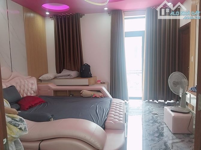 Bán nhà đẹp 3 tầng ,ngang khủng 7.1m.Phú Thuận ,Quận 7.Giá 10 tỷ. - 3
