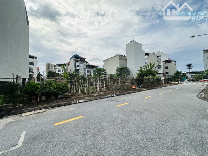 TĐC Giang Biên/ 22.6 tỷ/90 M2/Vỉa Hè Ô Tô Chánh - 3