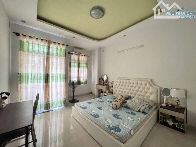 * Chỉ: 8.3 Tỷ - Hoàng Diệu 2, Thủ Đức - Hẻm Ô TÔ tránh nhau - 72m2 - Nhà 4 tầng - 3