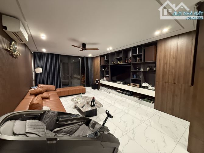 Siêu Phẩm Tư Đình/ 22.8 tỷ/97/115 M2 nhà 6 Tầng Thang máy - 3
