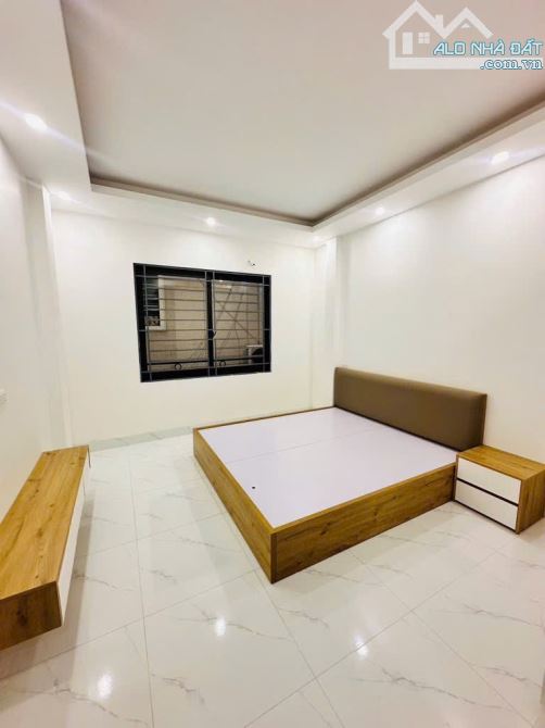 HOÀNG QUỐC VIỆT CẦU GIẤY NHÀ ĐẸP, FULL NỘI THẤT 33M x 5TẦNG, GẦN PHỐ Ô TÔ ĐỖ GẦN. - 3
