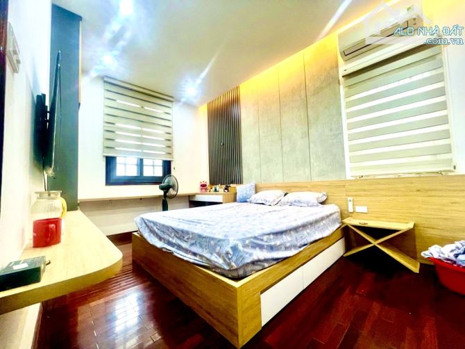 LÔ GÓC 3 MẶT THOÁNG - NHÀ DÂN XÂY -MẶT NGÕ THÔNG , RỘNG KINH DOANH - 3