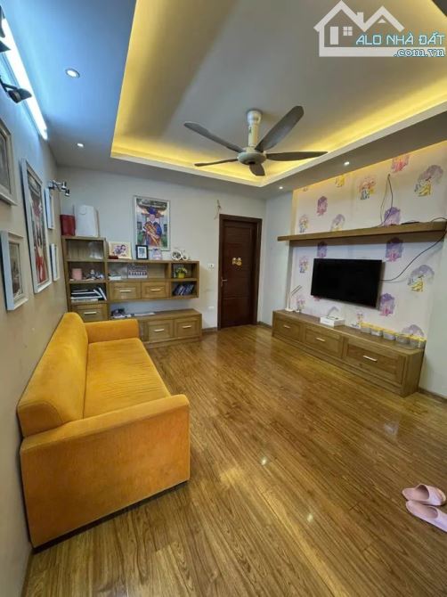 BÁN NHÀ MẶT PHỐ NGUYỄN NGỌC VŨ – CẦU GIẤY – 133M² – 3 TẦNG – MẶT TIỀN 7M – GIÁ 4 - 3