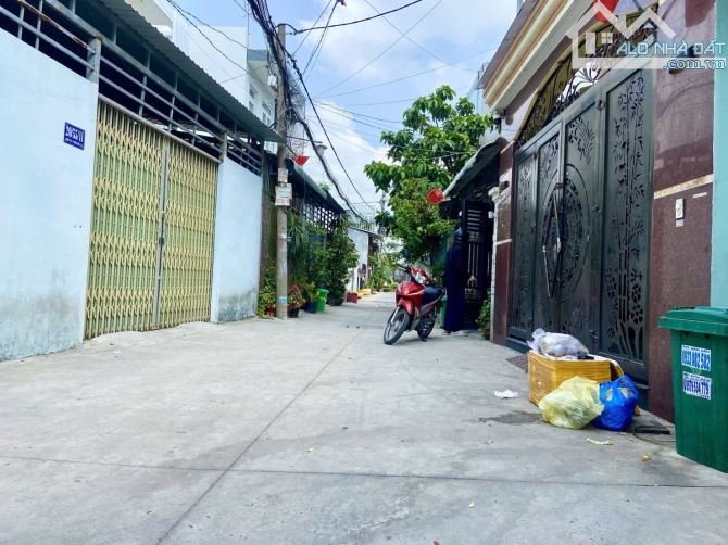 🧲🔴 BÁN nhà trọ 7x20m – GIÁ 5,7 TỶ (≈ 40 Triệu/m²) – SỔ VUÔNG A4 – SHR 📍 Vị trí: hẻm xe - 3