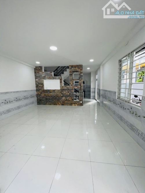 🧲🔴 **BÁN ĐẤT TẶNG NHÀ – MẶT TIỀN BÙI CÔNG TRỪNG, TX – DT 203m² – GIÁ 8.12 TỶ (≈ 40 Triệu - 3