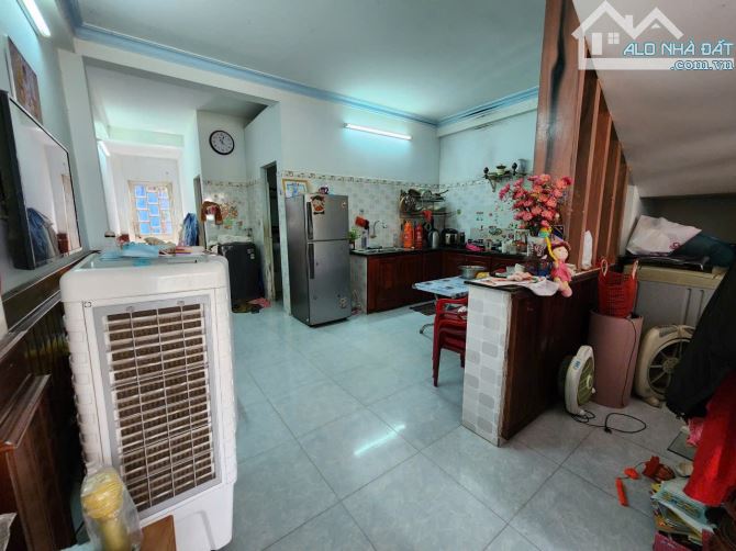 🔥 Nhà 2 tầng 2 mê đường 5m5 Nhơn Hoà 11 .  - Dt : 100m2 ngang 5m - Hướng tây bắc - 3