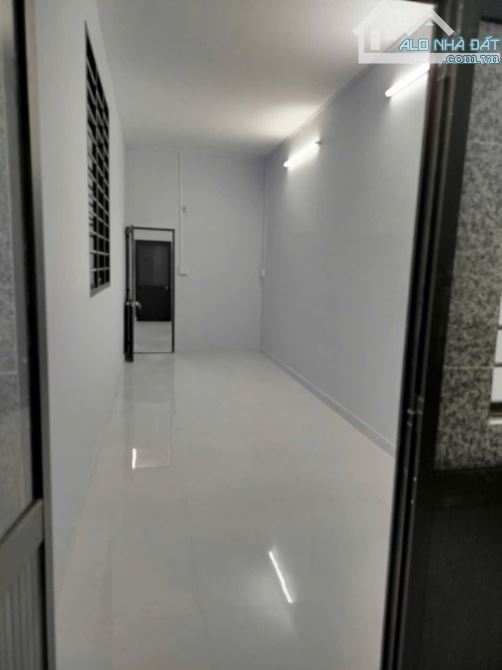 Bán Nhà 2 Tầng Hẻm Xe Hơi Đậu Cửa Thông Tứ Tung 52 m2 nhỉnh 4 Tỷ - 3