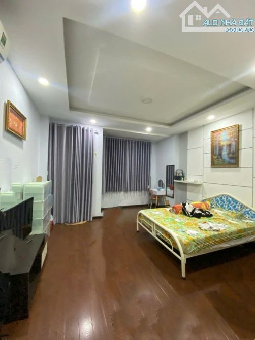 NHÀ 3 TẦNG - HẺM Ô TÔ - SỔ VUÔNG 111 M2. - 3