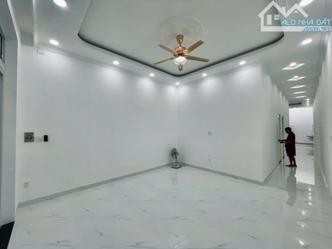 Bán Nhà Cấp 4 HXH Cống Lở Tân Bình 99m², Ngang 5m , Giá 7.3 Tỷ TL - 3