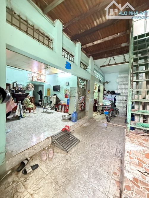 Nhà Hòa Bình 41m² ngang 4,1m nở hậu, gần Đầm Sen, tiện xây mới, chỉ 3.6 tỷ - 3