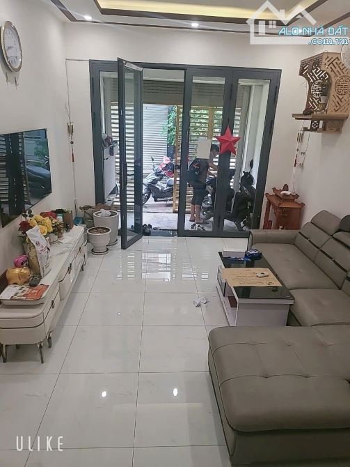 SÁT MẶT TIỀN CMT8 Q10 HẺM Ô TÔ TẢI NHÀ XINH LUNG LINH GIÁ MỀM 12.9 ĐỒNG - 3