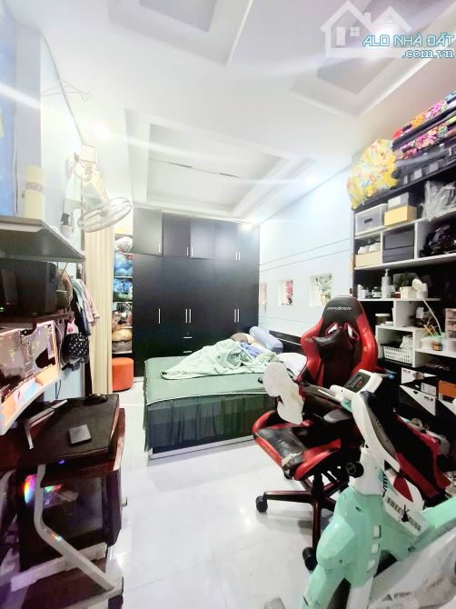 Bán Rẻ Nhà Mới Đẹp Gần Chợ PhạmVănHai P3 Tân Bình Giáp Phú Nhuận,39m2,3Tầng,hẻm 3m,5tỷ3 tl - 3