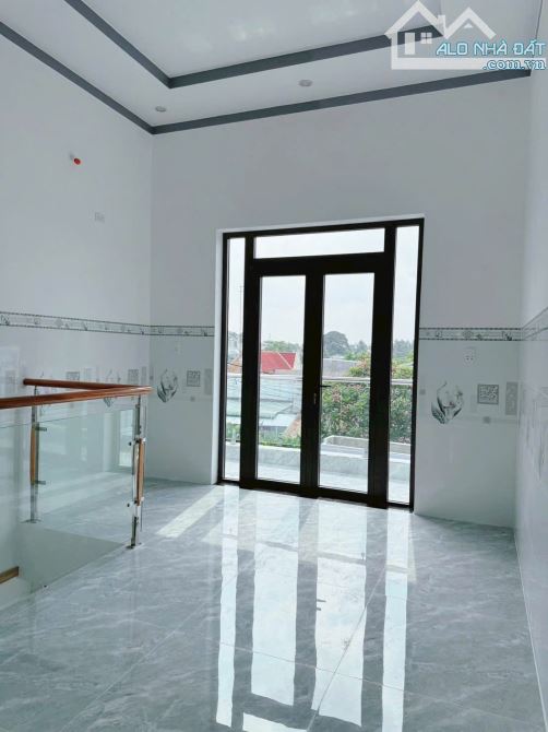 Nhà Định Hòa, Thủ Dầu Một, Bình Dương. Diện tích: 4 x 28 = 112m2, thổ cư 60m2 - 3