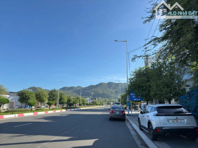 MẶT TIỀN NGUYỄN CHÍ THANH - TT LONG HẢI - CÁCH BIỂN 800M 🌈🌈🌈DT 161,8m2 - sẵn 76,4m2 thổ - 3