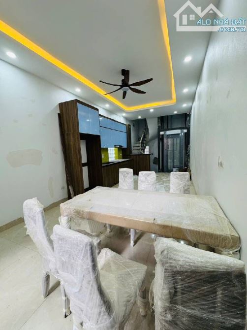Biệt thự Thái Hà- Ngõ Nông Gần Maybach- Diện tích 40m2- 6 tầng thang máy - 3