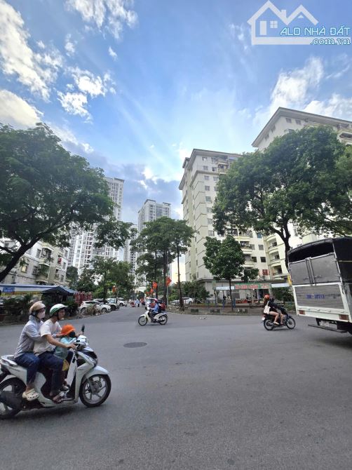 BIỆT THỰ LÔ GÓC HOÀNG LIỆT 230M - MẶT TIỀN 25M - VIEW VƯỜN HOA - 4