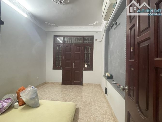 Cho thuê nhà nguyên căn phố Pháo Đài Láng gần 96 Nguyễn Chí Thanh 5 tầng x 25m2, 3N - 4