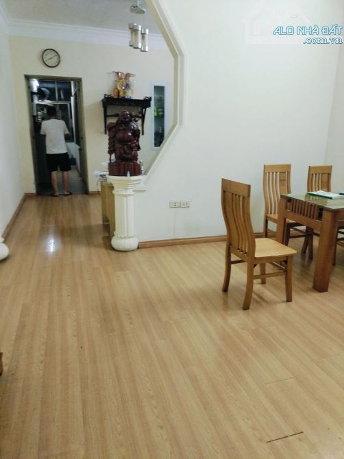 Cho thuê căn hộ Tập thể tầng 3 Nguyễn Trãi 75m2, 2PN, 1 wc 7 Triệu - 4